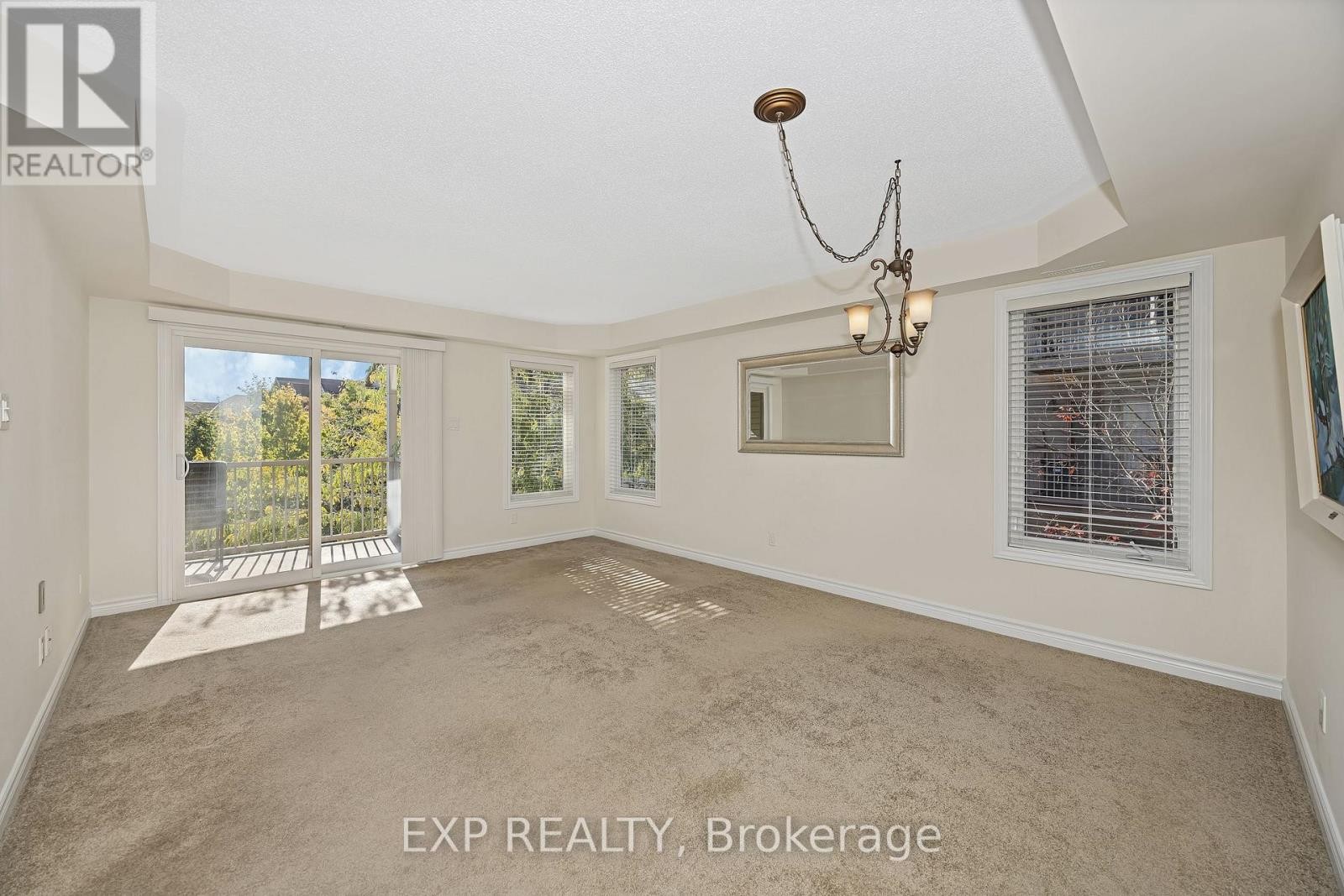 












6 - 585 STONEFIELD PRIVATE

,
Ottawa,




Ontario
K2G4R4

