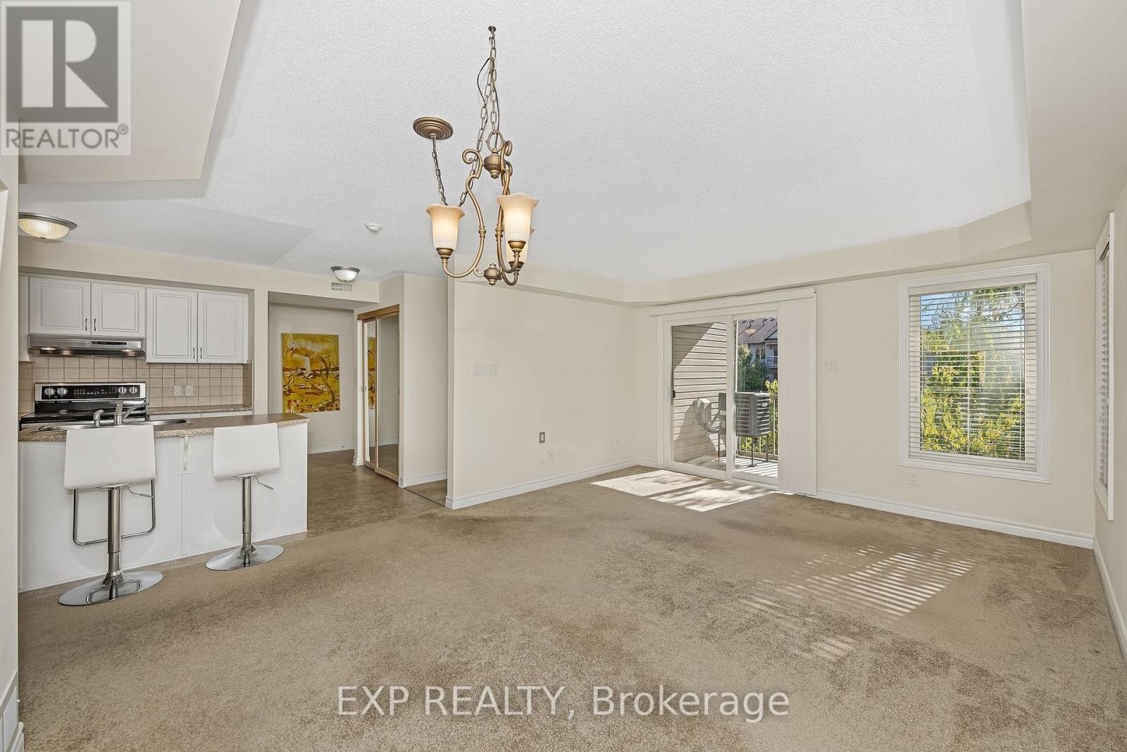 












6 - 585 STONEFIELD PRIVATE

,
Ottawa,




Ontario
K2G4R4

