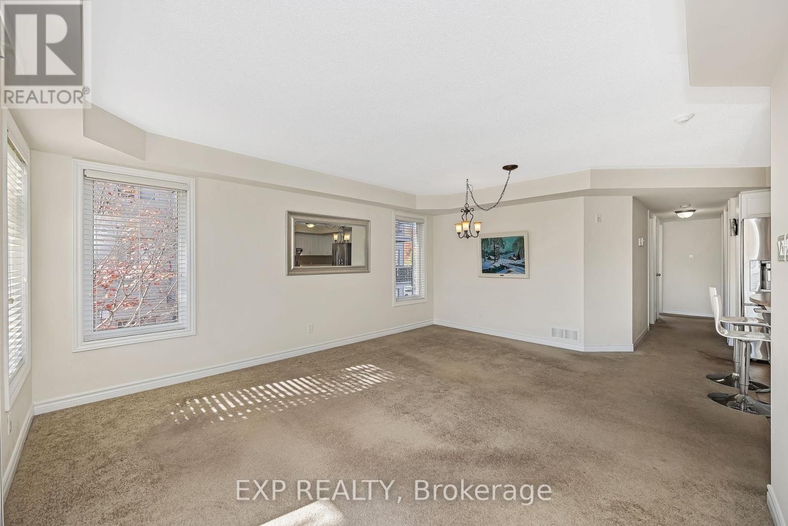 












6 - 585 STONEFIELD PRIVATE

,
Ottawa,




Ontario
K2G4R4

