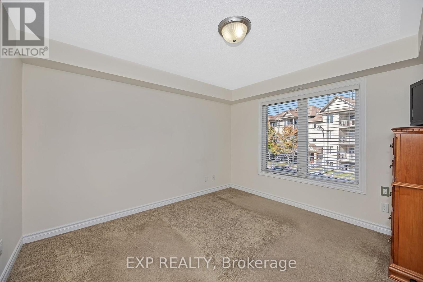












6 - 585 STONEFIELD PRIVATE

,
Ottawa,




Ontario
K2G4R4

