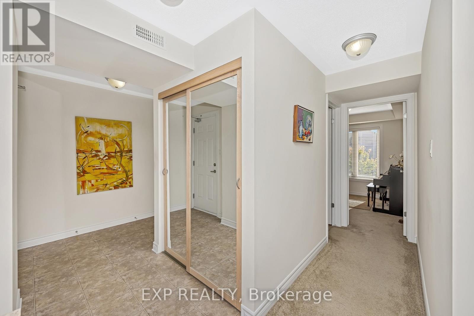 












6 - 585 STONEFIELD PRIVATE

,
Ottawa,




Ontario
K2G4R4


