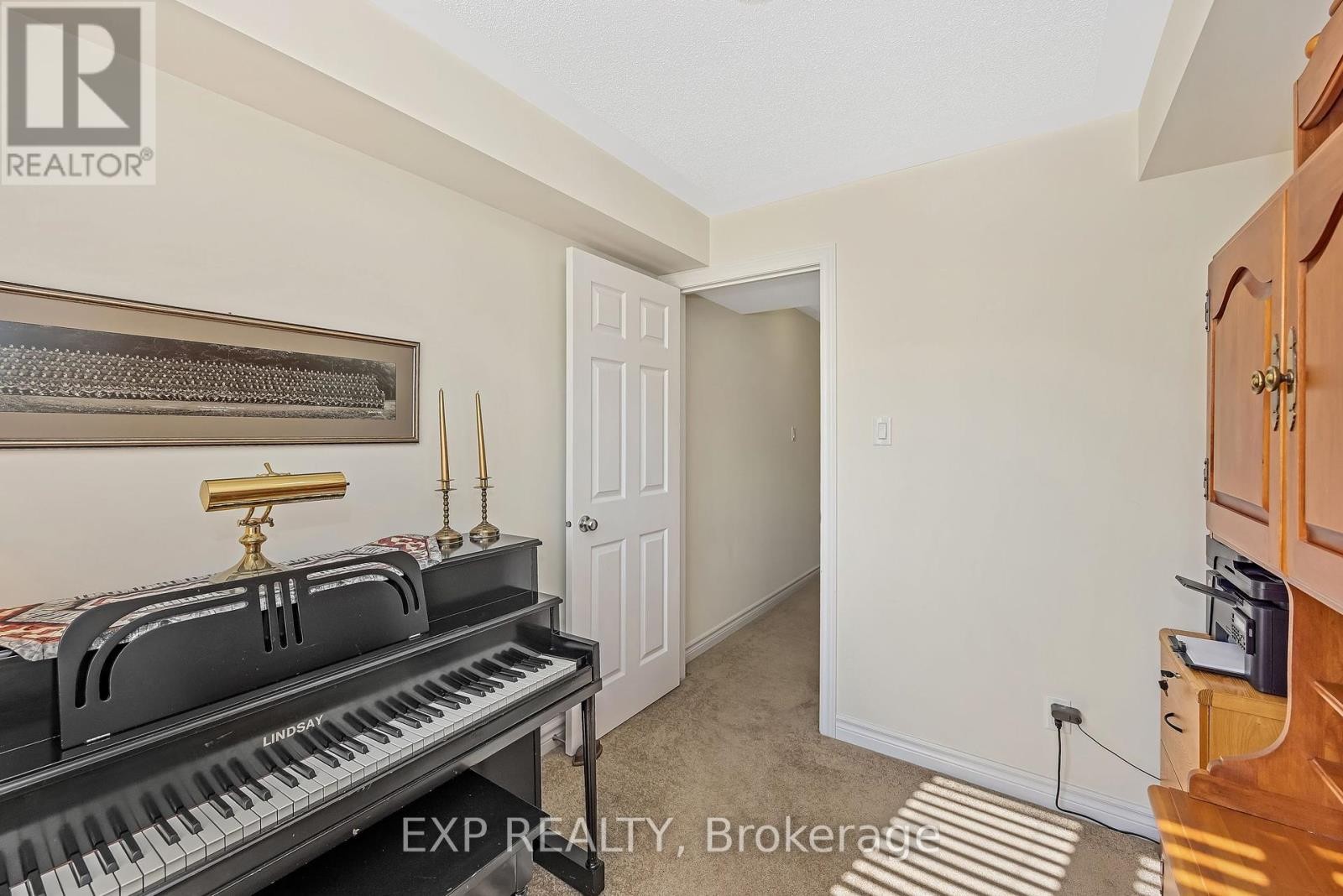 












6 - 585 STONEFIELD PRIVATE

,
Ottawa,




Ontario
K2G4R4

