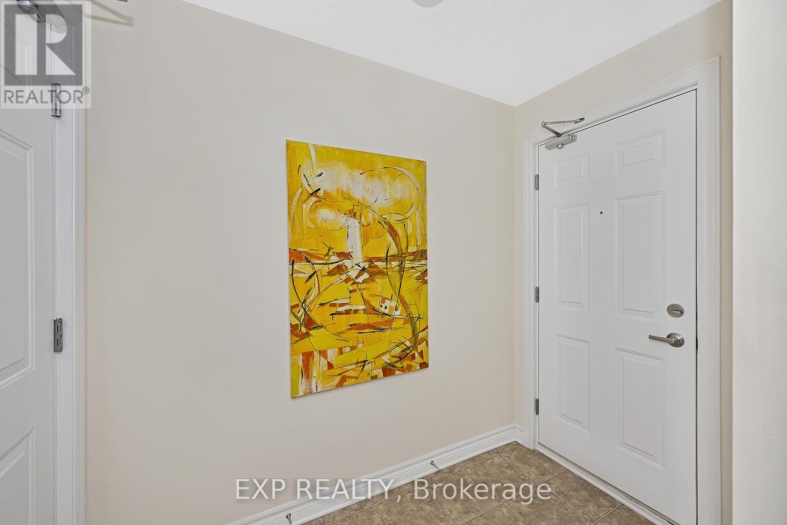 












6 - 585 STONEFIELD PRIVATE

,
Ottawa,




Ontario
K2G4R4

