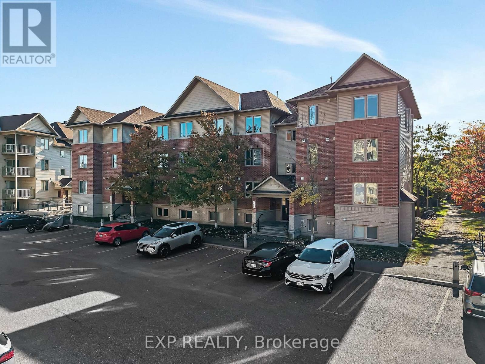 












6 - 585 STONEFIELD PRIVATE

,
Ottawa,




Ontario
K2G4R4

