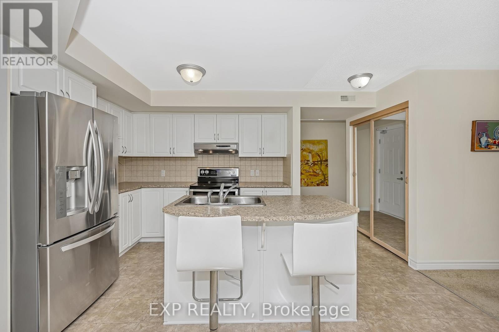 












6 - 585 STONEFIELD PRIVATE

,
Ottawa,




Ontario
K2G4R4

