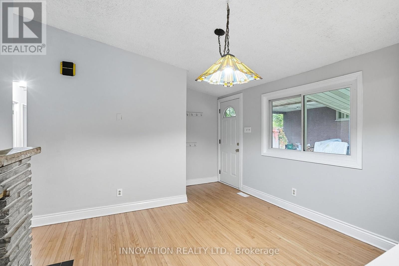 












2302 HORTON STREET

,
Ottawa,




Ontario
K1G3E8

