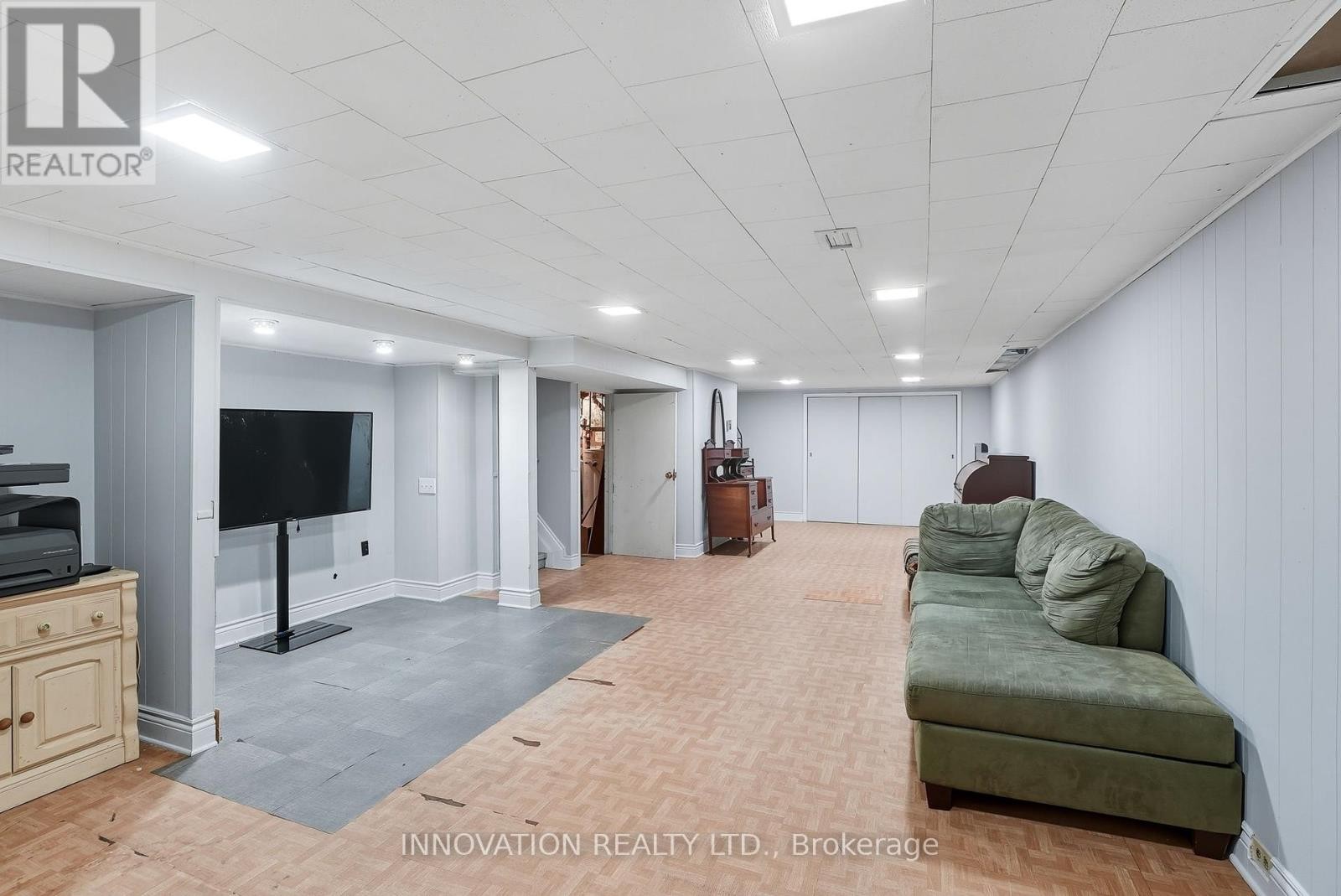 












2302 HORTON STREET

,
Ottawa,




Ontario
K1G3E8

