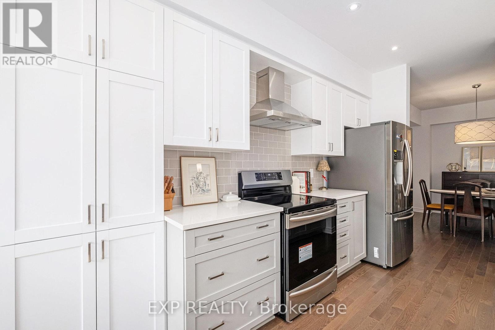 












519 TRIANGLE STREET

,
Ottawa,




Ontario
K2V0M7

