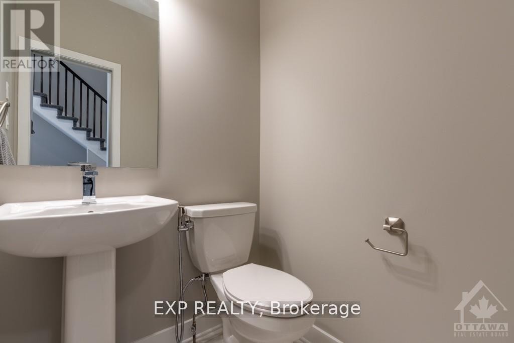 












310 WABASSO LANE

,
Ottawa,




Ontario
K1T0S9

