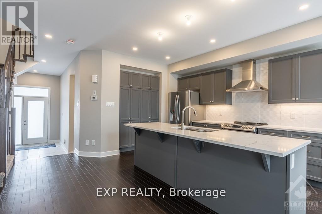 












310 WABASSO LANE

,
Ottawa,




Ontario
K1T0S9

