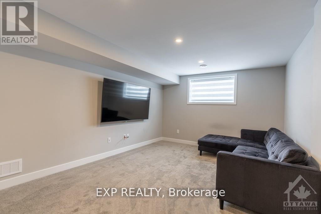 












310 WABASSO LANE

,
Ottawa,




Ontario
K1T0S9

