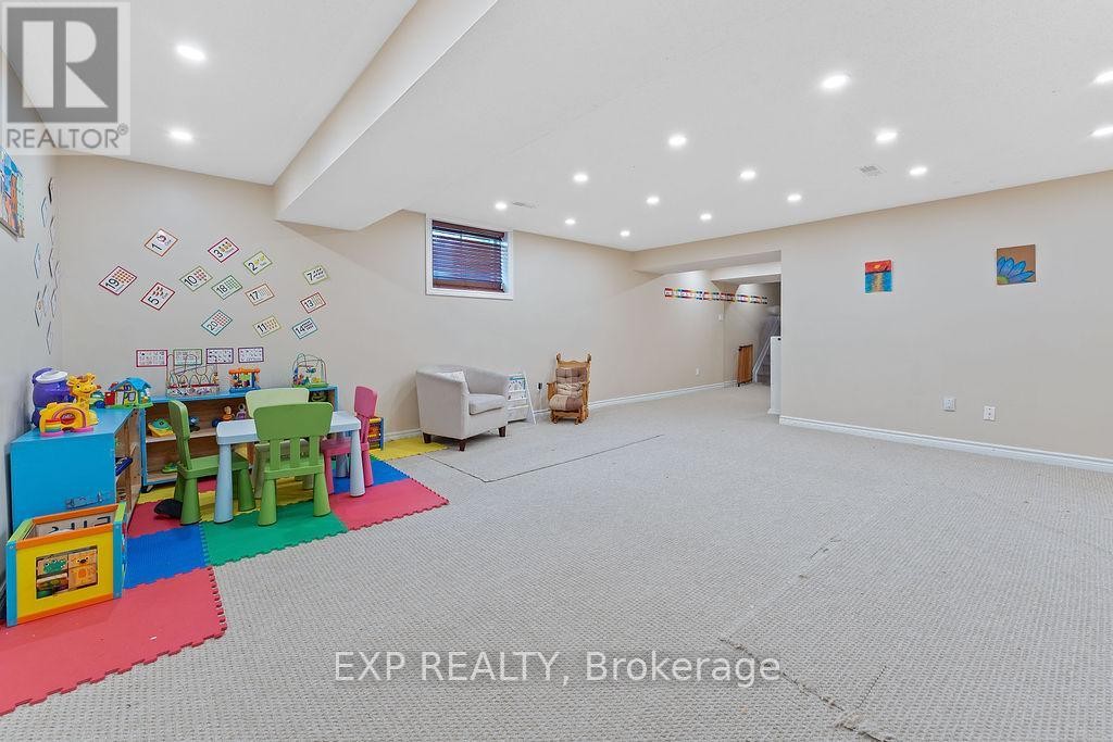 












4085 KELLY FARM DRIVE

,
Ottawa,




Ontario
K1T4J3


