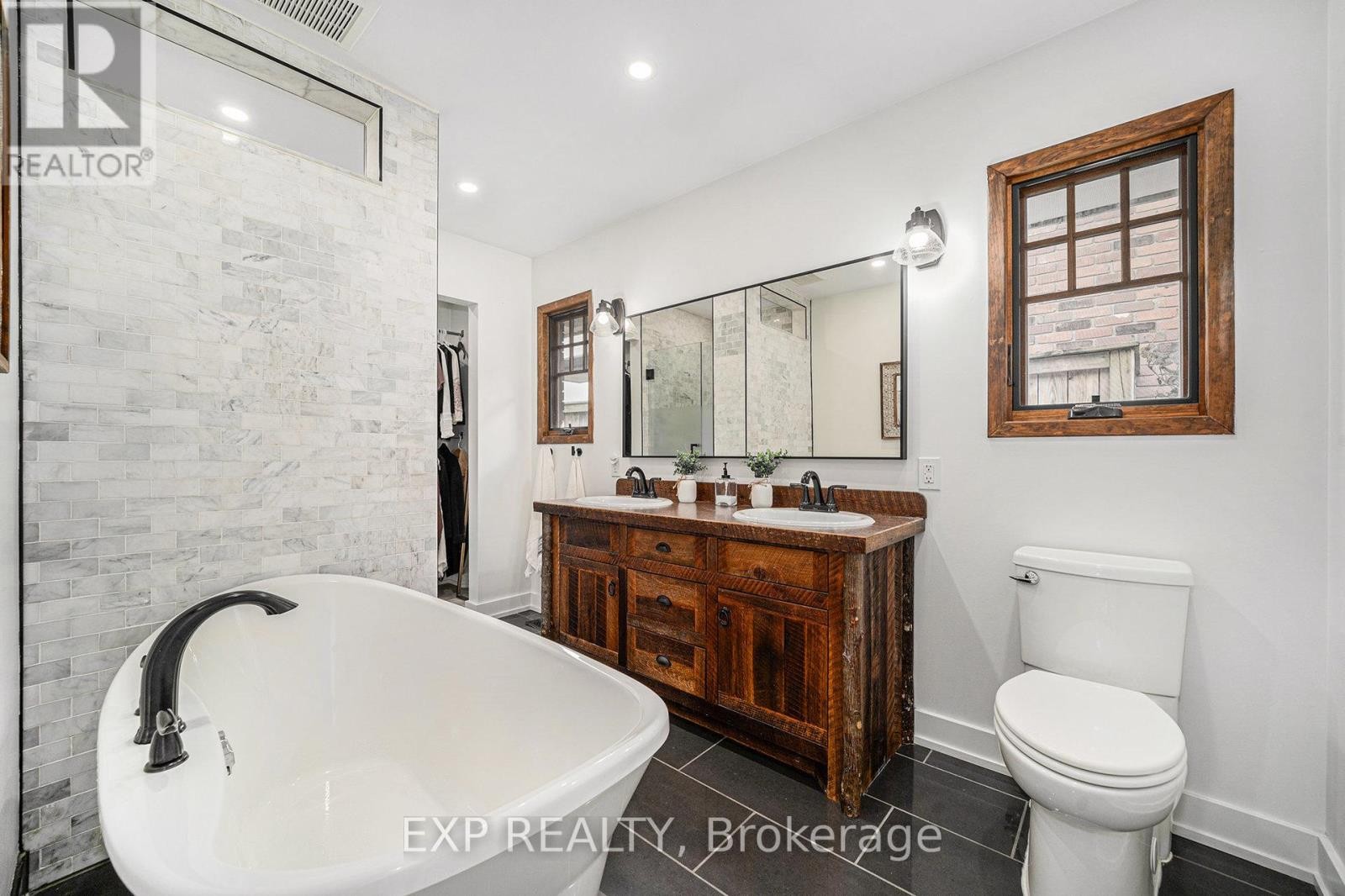 












203 PENFIELD DRIVE

,
Ottawa,




Ontario
K2K1M8

