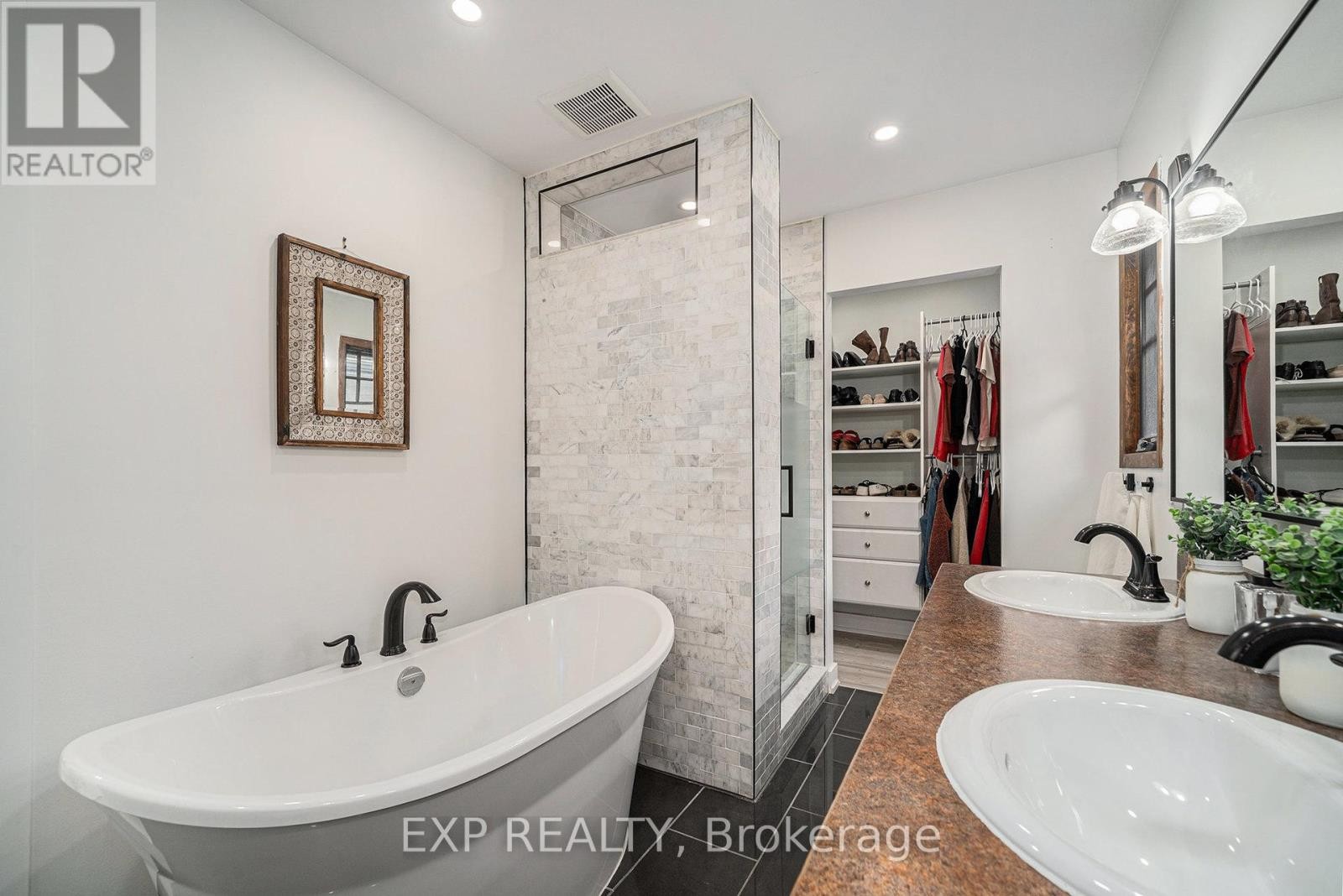 












203 PENFIELD DRIVE

,
Ottawa,




Ontario
K2K1M8

