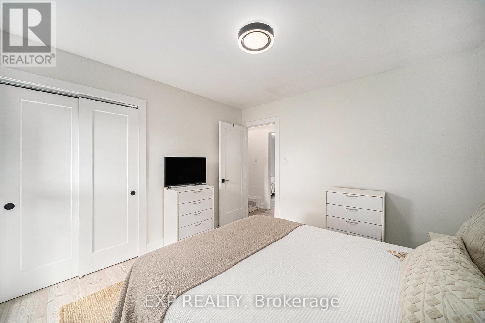 












203 PENFIELD DRIVE

,
Ottawa,




Ontario
K2K1M8

