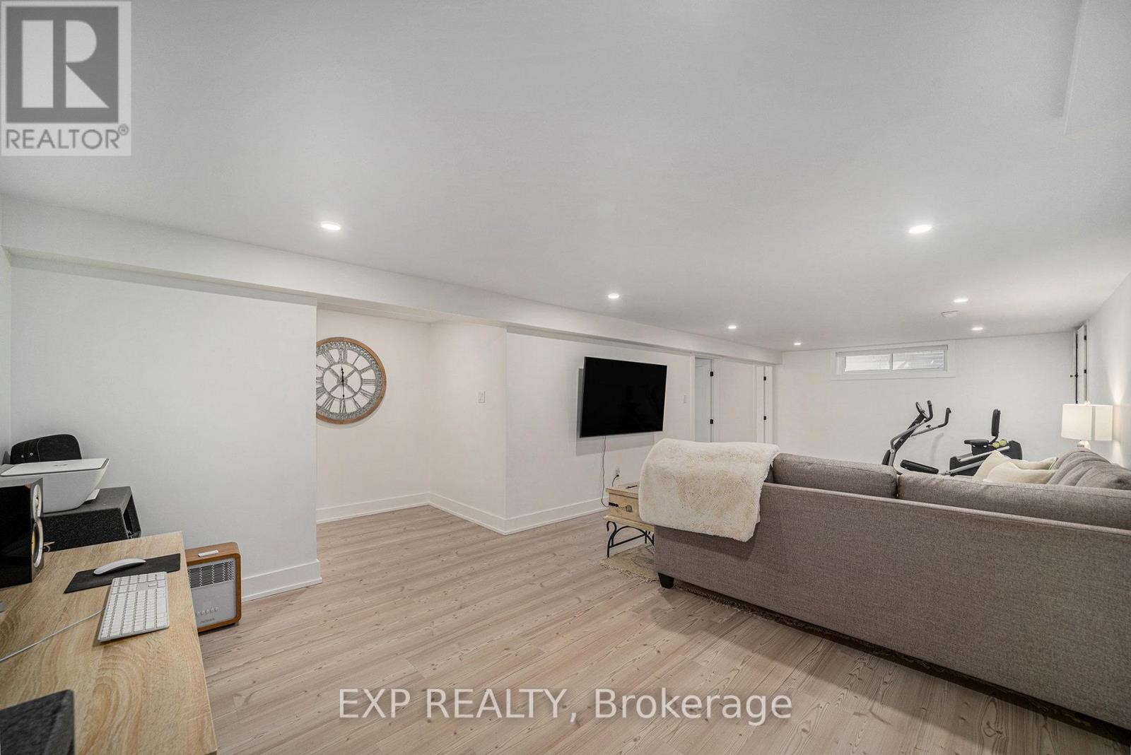 












203 PENFIELD DRIVE

,
Ottawa,




Ontario
K2K1M8

