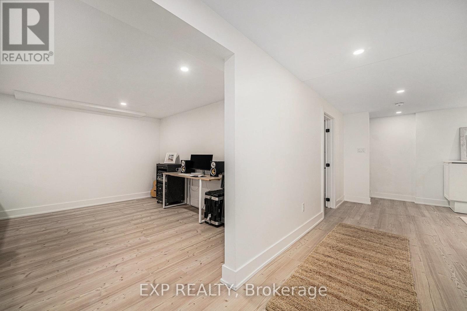 












203 PENFIELD DRIVE

,
Ottawa,




Ontario
K2K1M8

