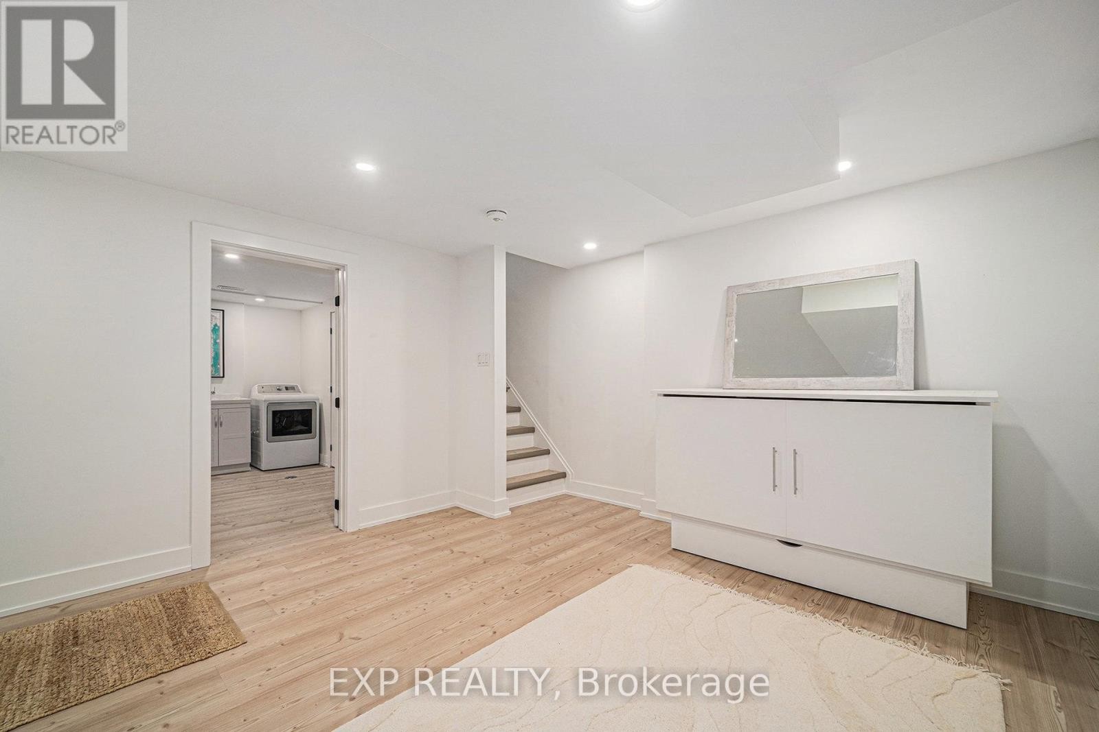 












203 PENFIELD DRIVE

,
Ottawa,




Ontario
K2K1M8

