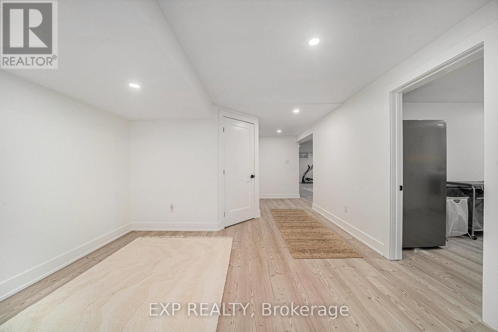 












203 PENFIELD DRIVE

,
Ottawa,




Ontario
K2K1M8

