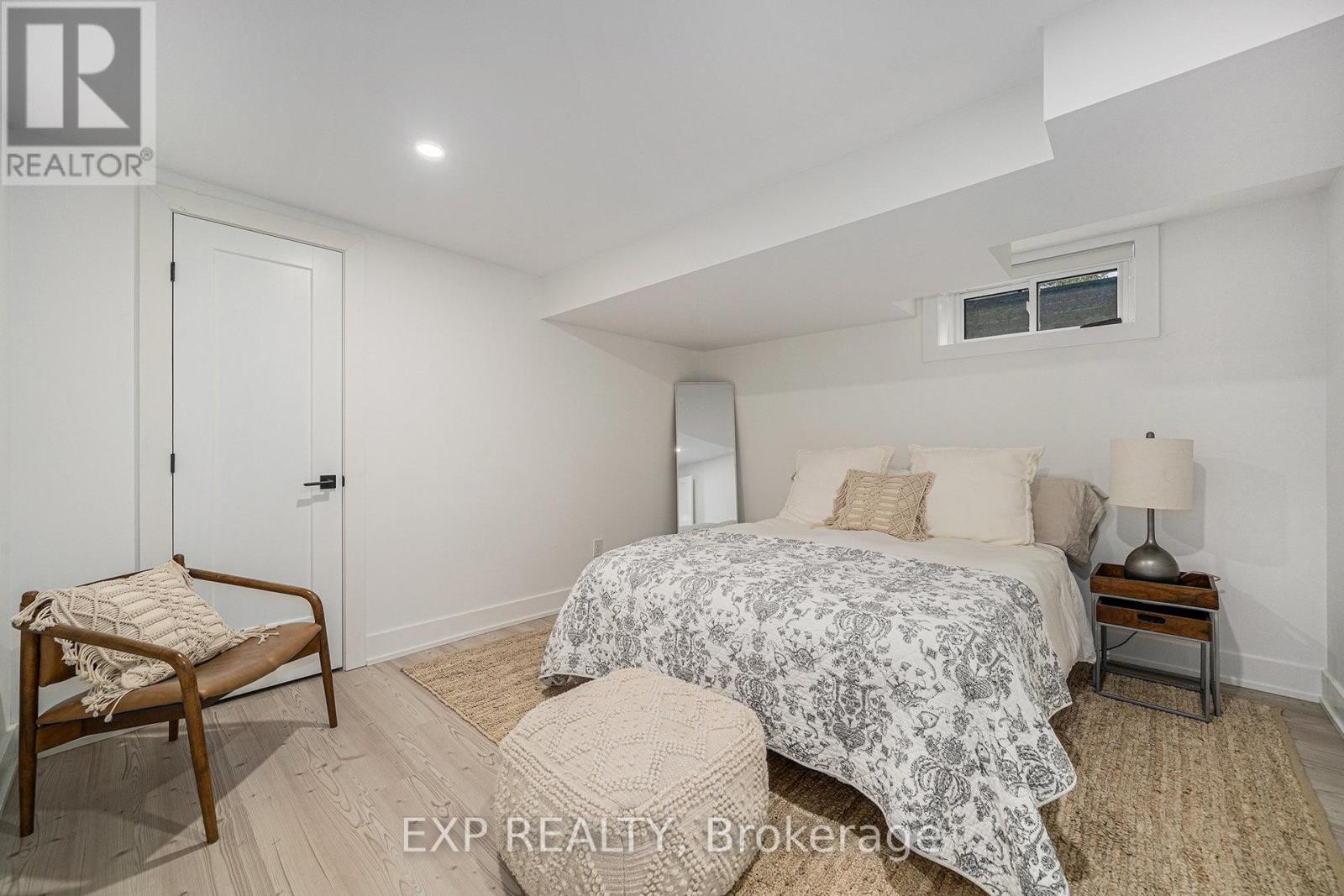 












203 PENFIELD DRIVE

,
Ottawa,




Ontario
K2K1M8

