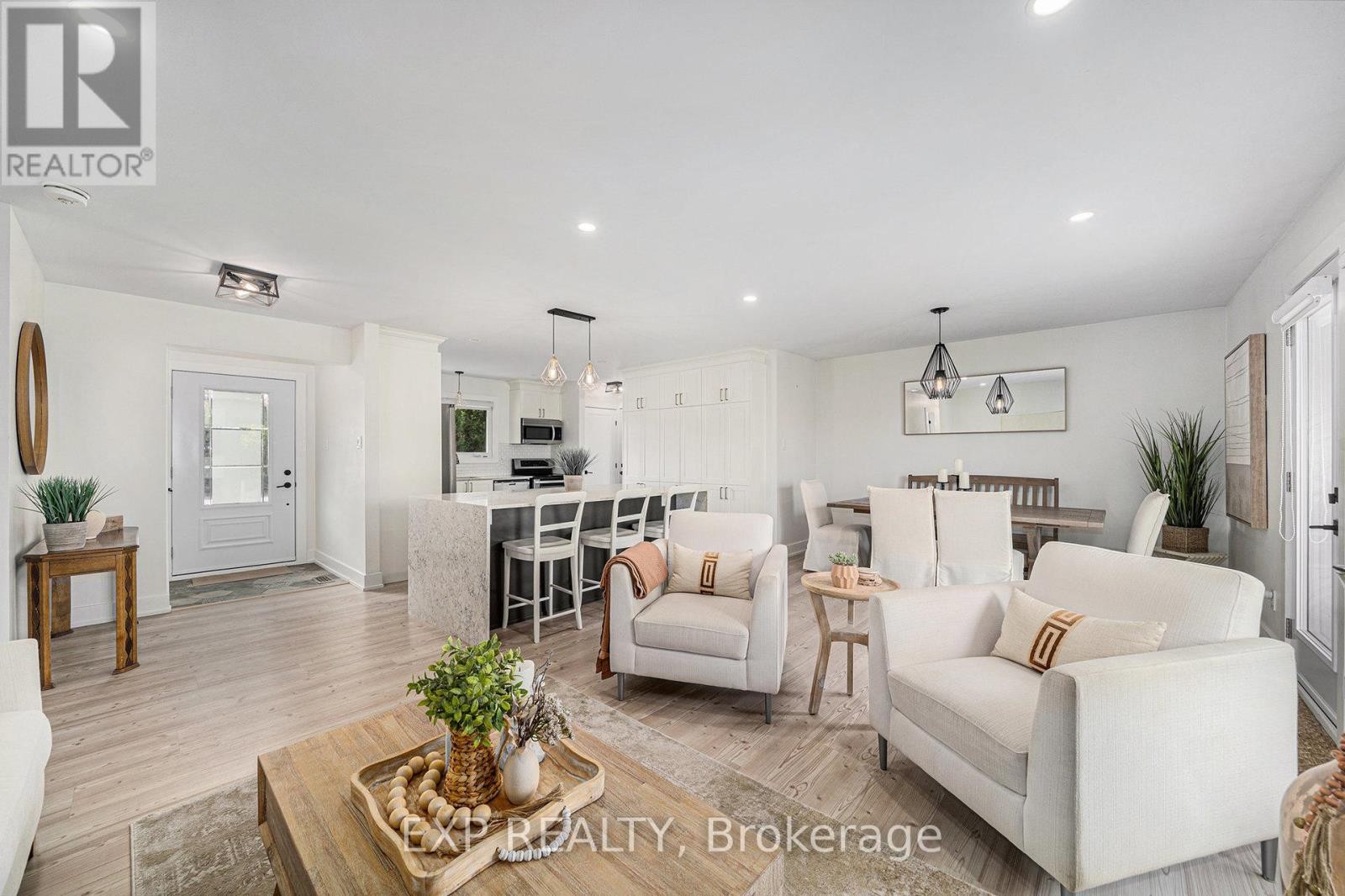












203 PENFIELD DRIVE

,
Ottawa,




Ontario
K2K1M8

