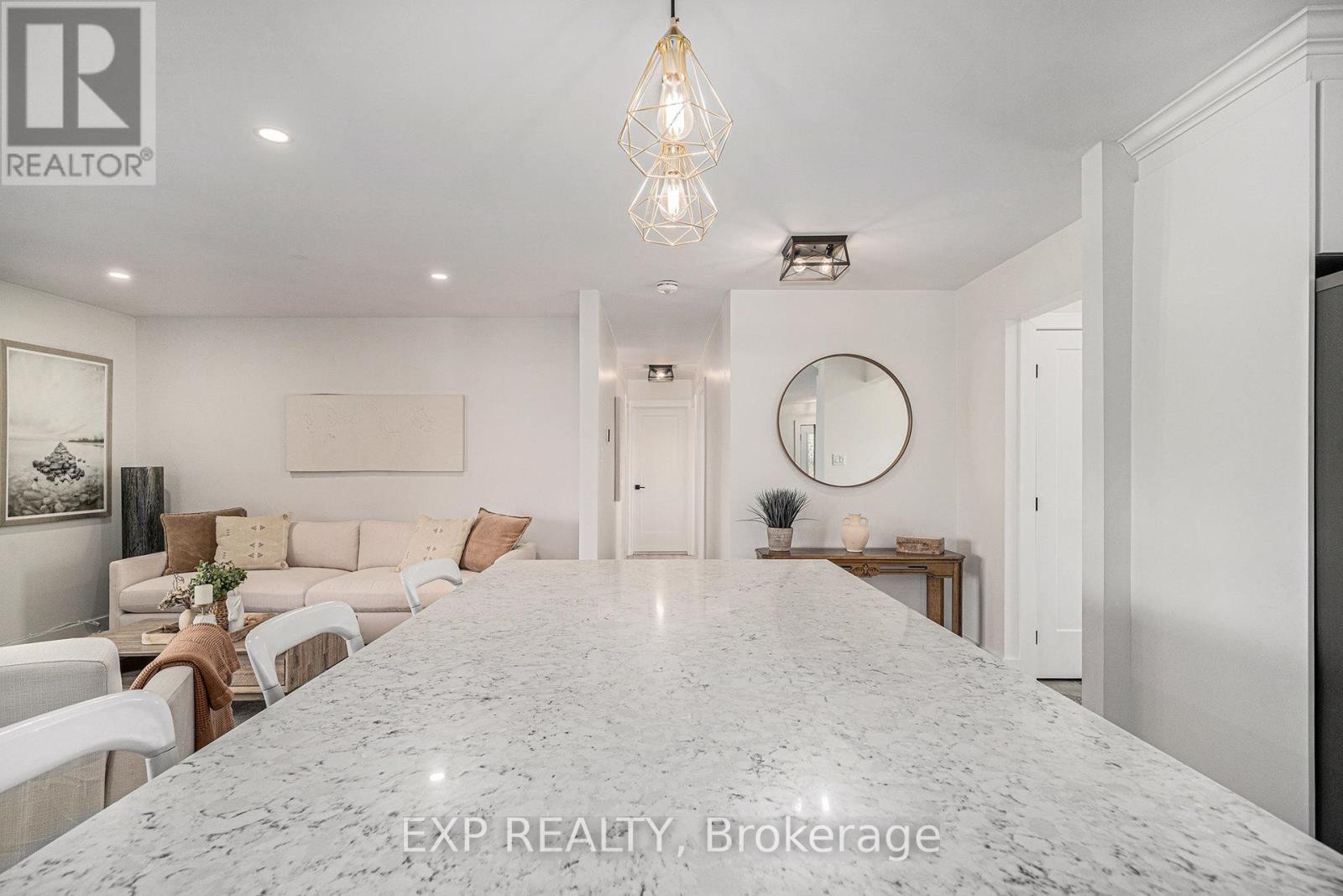 












203 PENFIELD DRIVE

,
Ottawa,




Ontario
K2K1M8

