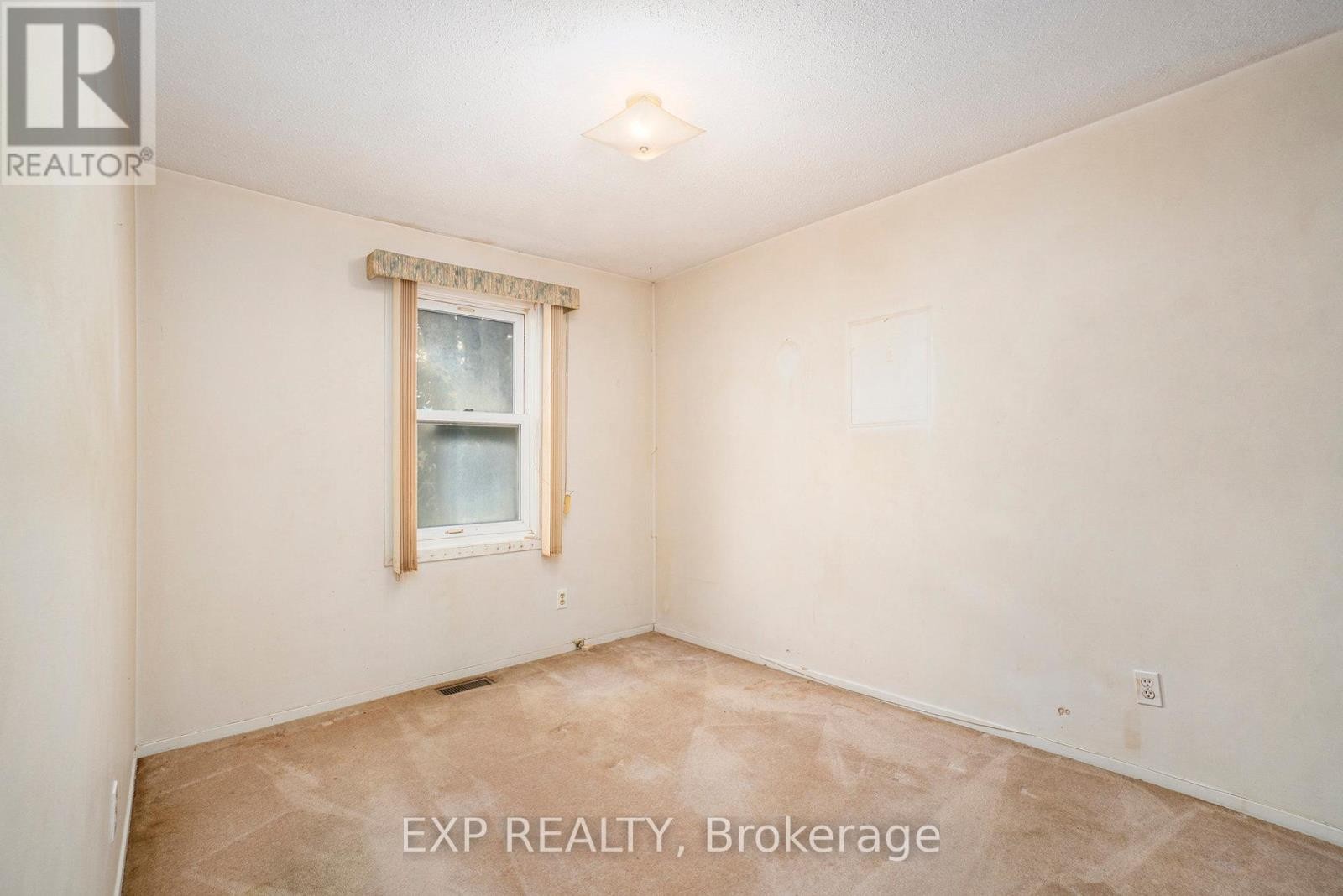 












C - 1699C LAMOUREUX DRIVE

,
Ottawa,




Ontario
K1E2N3


