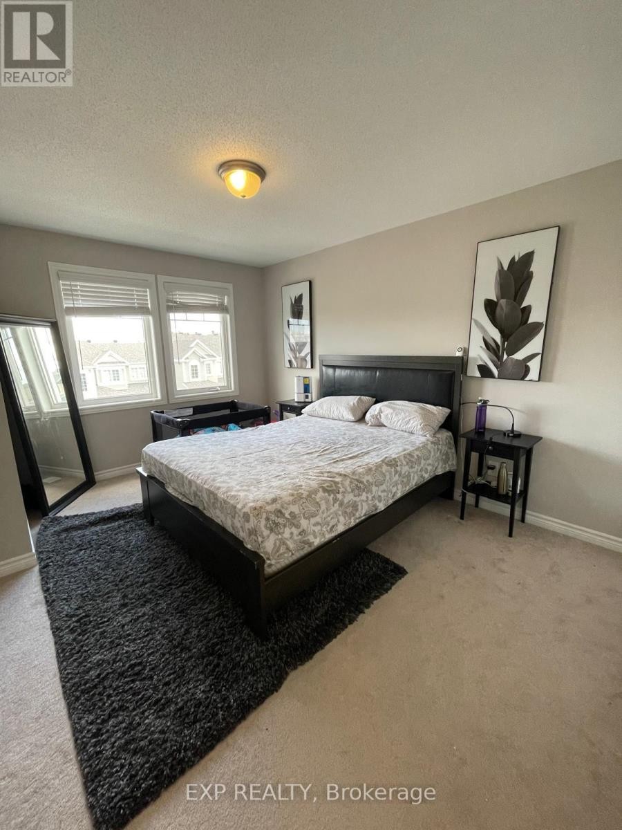 












916 FAMEFLOWER STREET

,
Ottawa,




Ontario
K2J0T3

