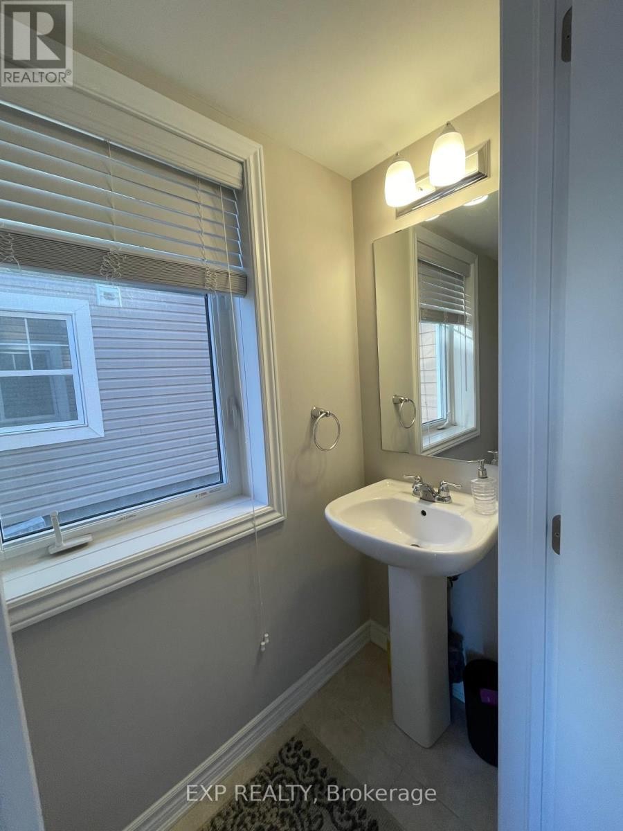 












916 FAMEFLOWER STREET

,
Ottawa,




Ontario
K2J0T3

