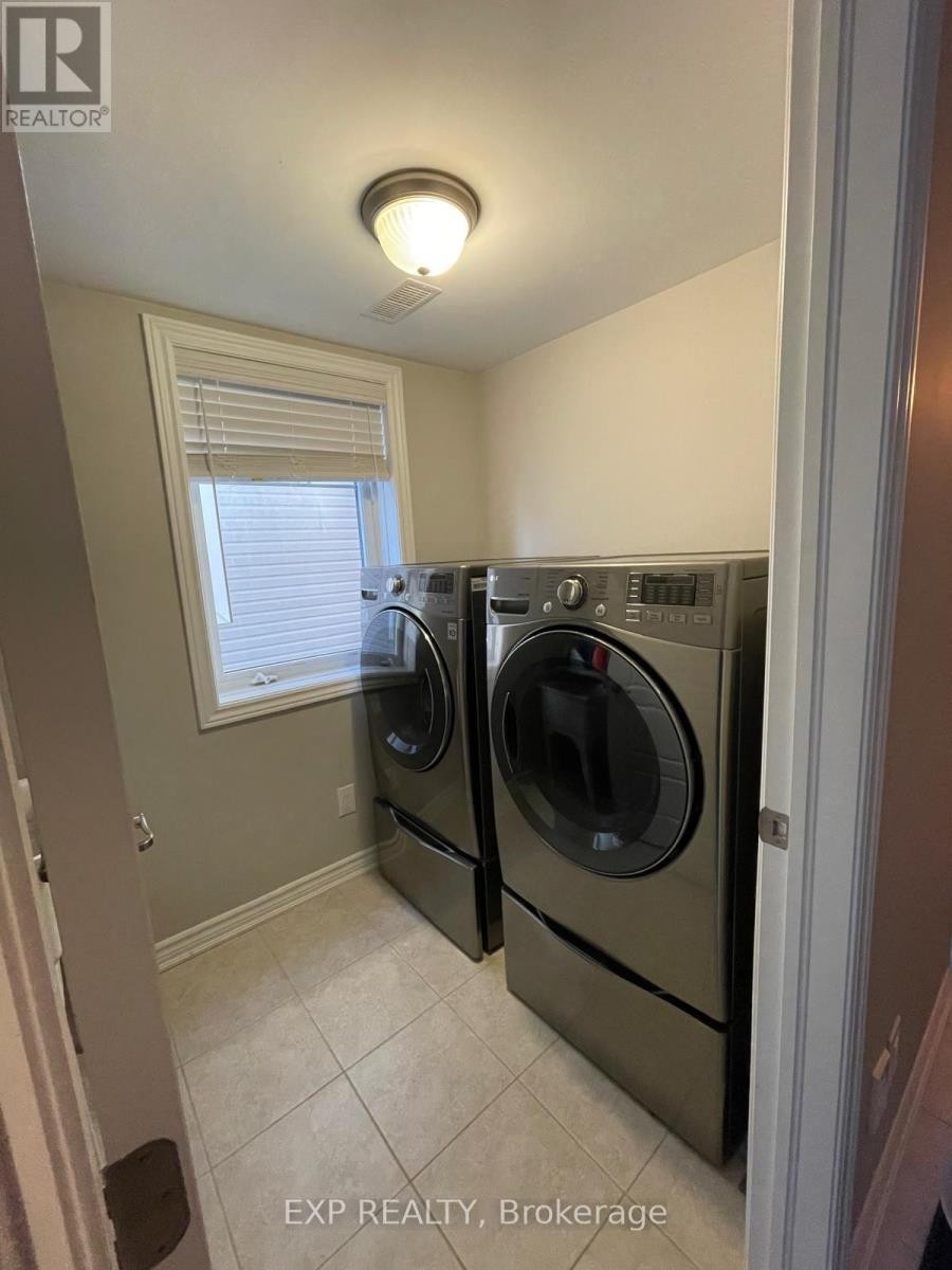 












916 FAMEFLOWER STREET

,
Ottawa,




Ontario
K2J0T3

