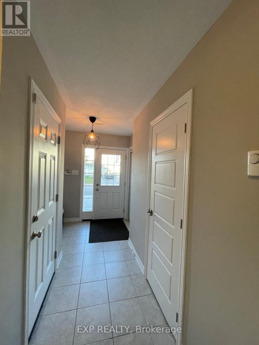












916 FAMEFLOWER STREET

,
Ottawa,




Ontario
K2J0T3

