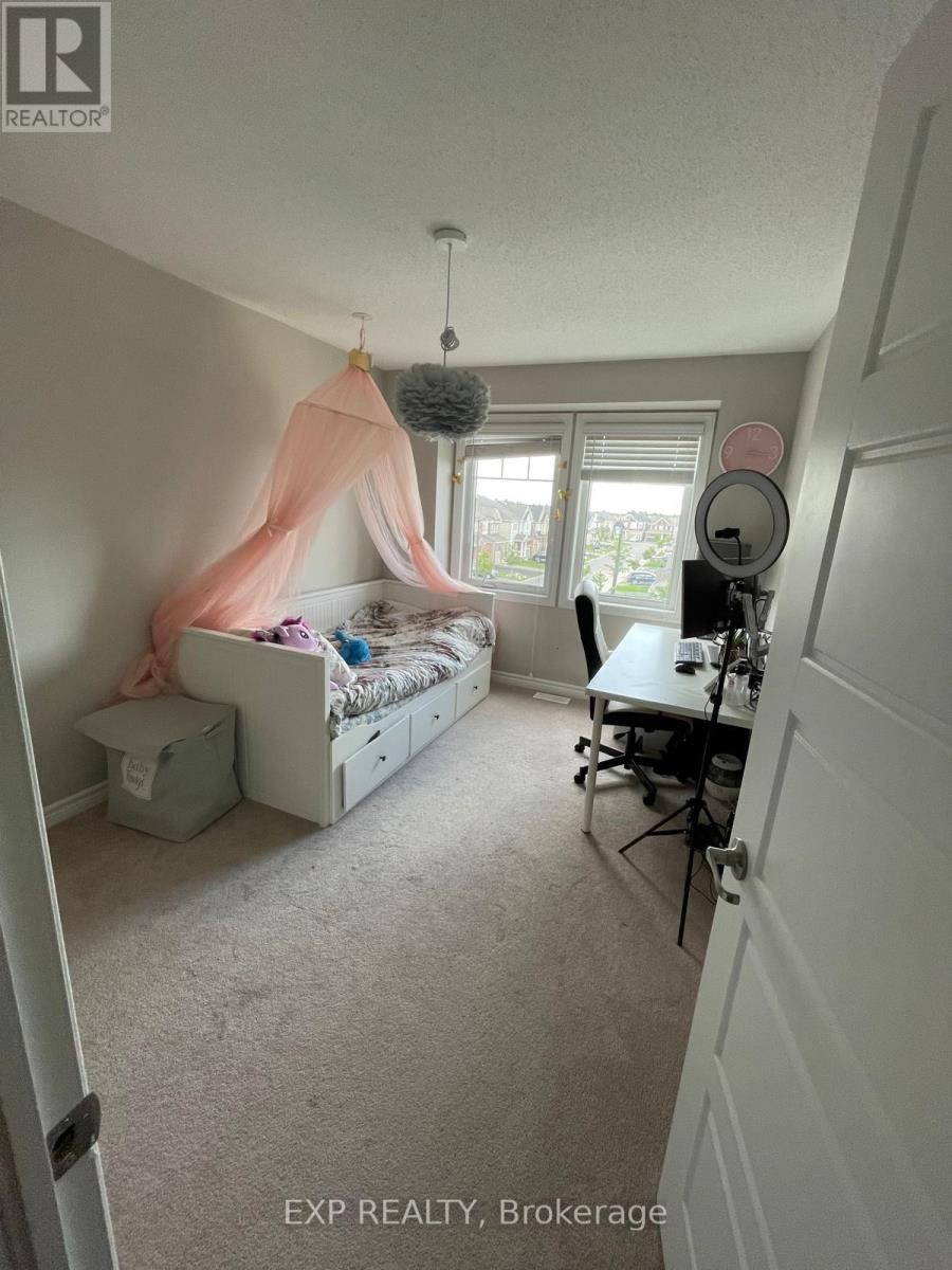 












916 FAMEFLOWER STREET

,
Ottawa,




Ontario
K2J0T3

