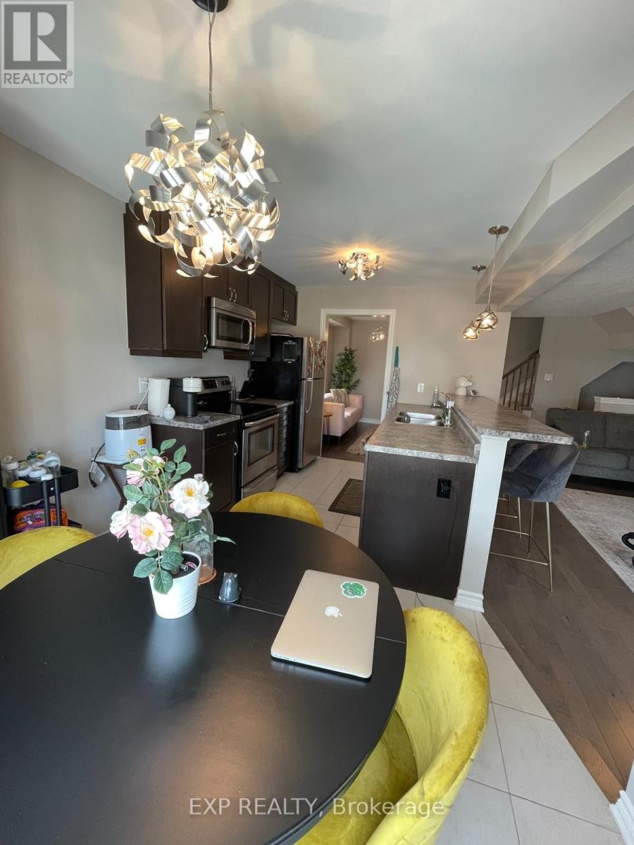 












916 FAMEFLOWER STREET

,
Ottawa,




Ontario
K2J0T3

