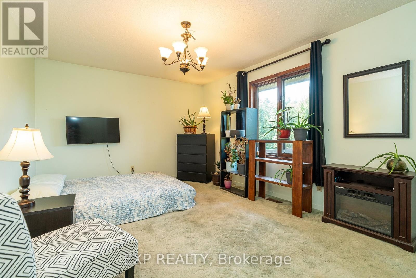 












1437 USBORNE STREET

,
McNab/Braeside,




Ontario
K0A1G0


