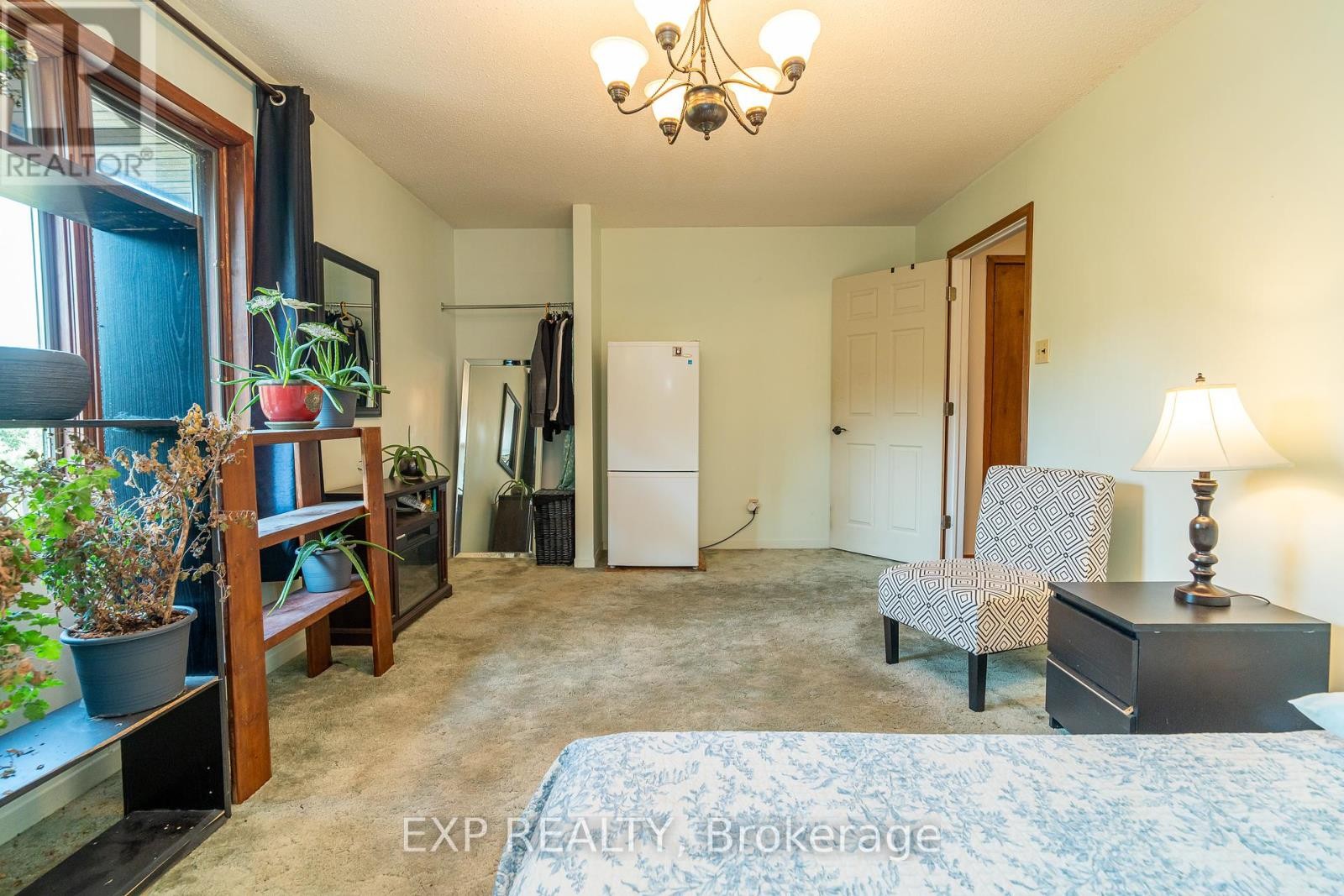 












1437 USBORNE STREET

,
McNab/Braeside,




Ontario
K0A1G0


