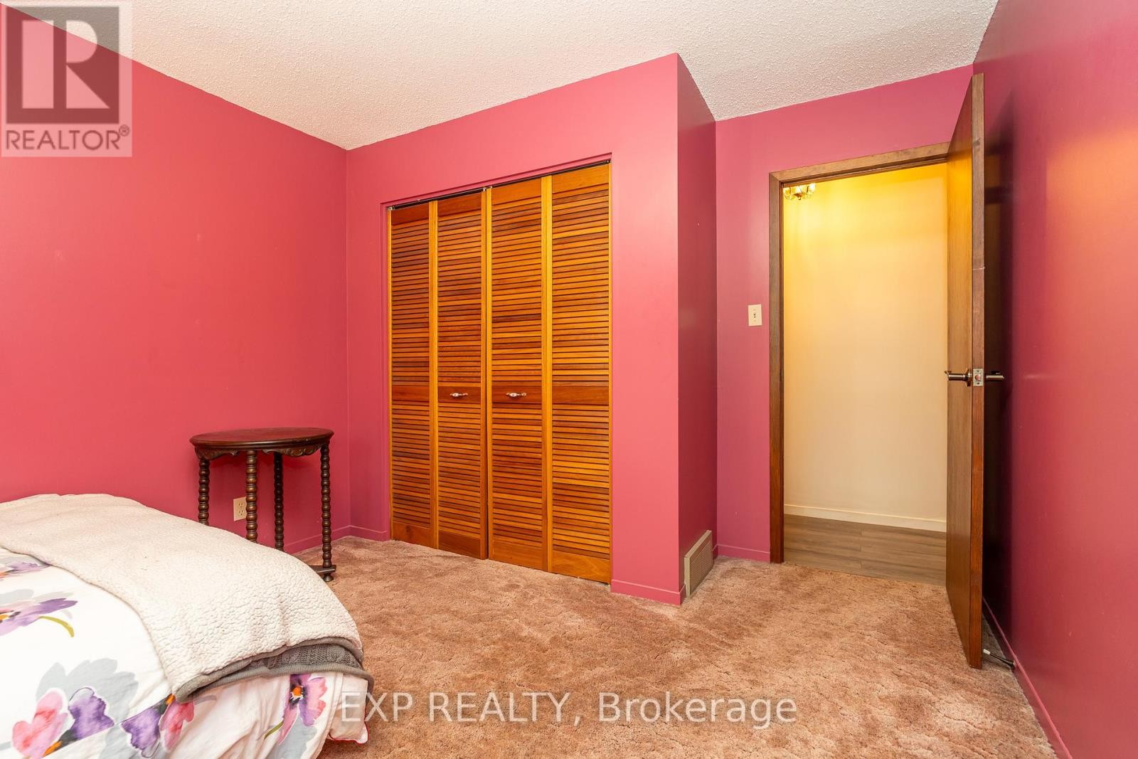 












1437 USBORNE STREET

,
McNab/Braeside,




Ontario
K0A1G0

