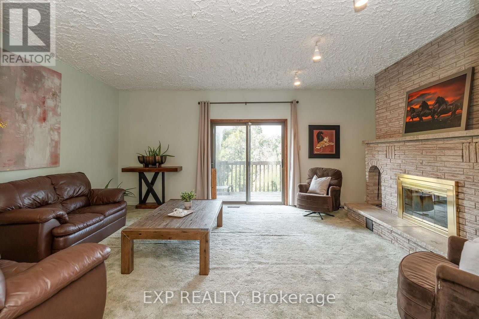 












1437 USBORNE STREET

,
McNab/Braeside,




Ontario
K0A1G0

