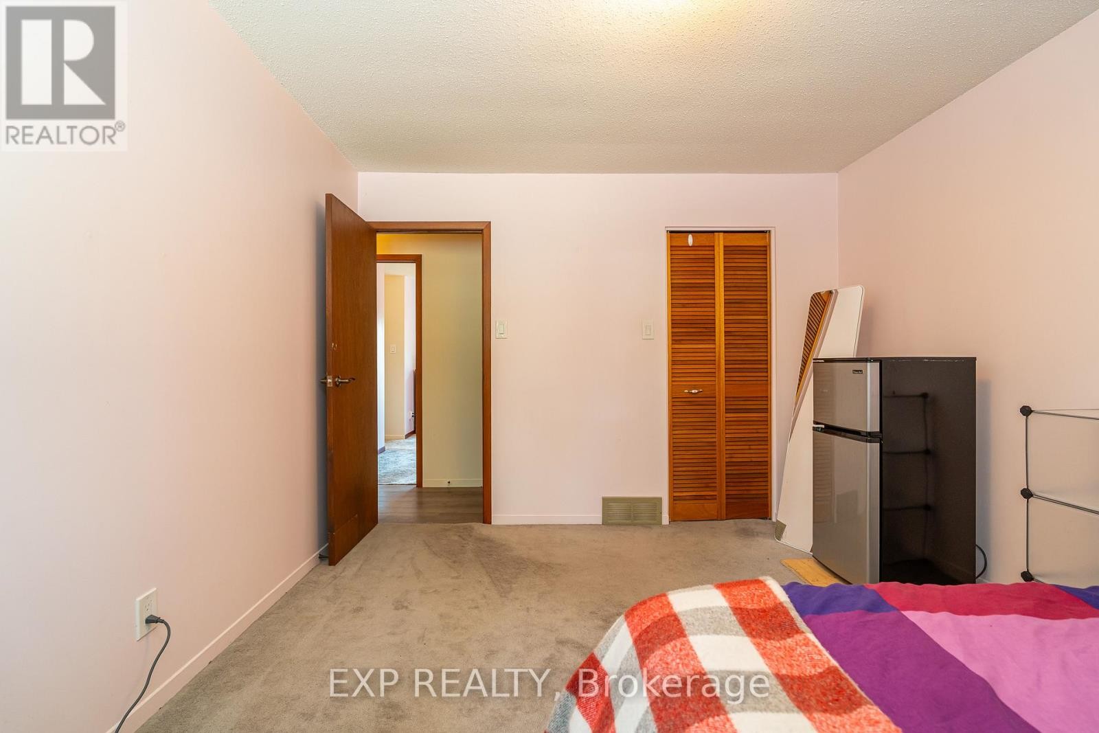 












1437 USBORNE STREET

,
McNab/Braeside,




Ontario
K0A1G0

