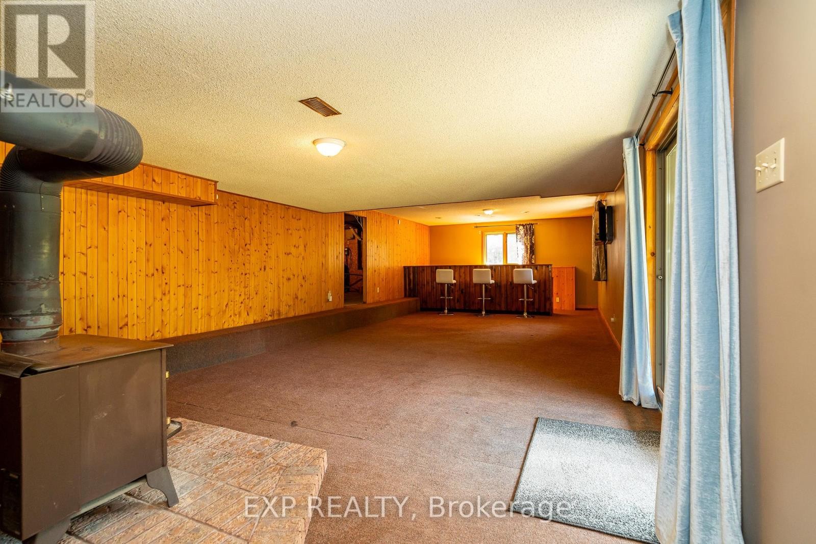 












1437 USBORNE STREET

,
McNab/Braeside,




Ontario
K0A1G0

