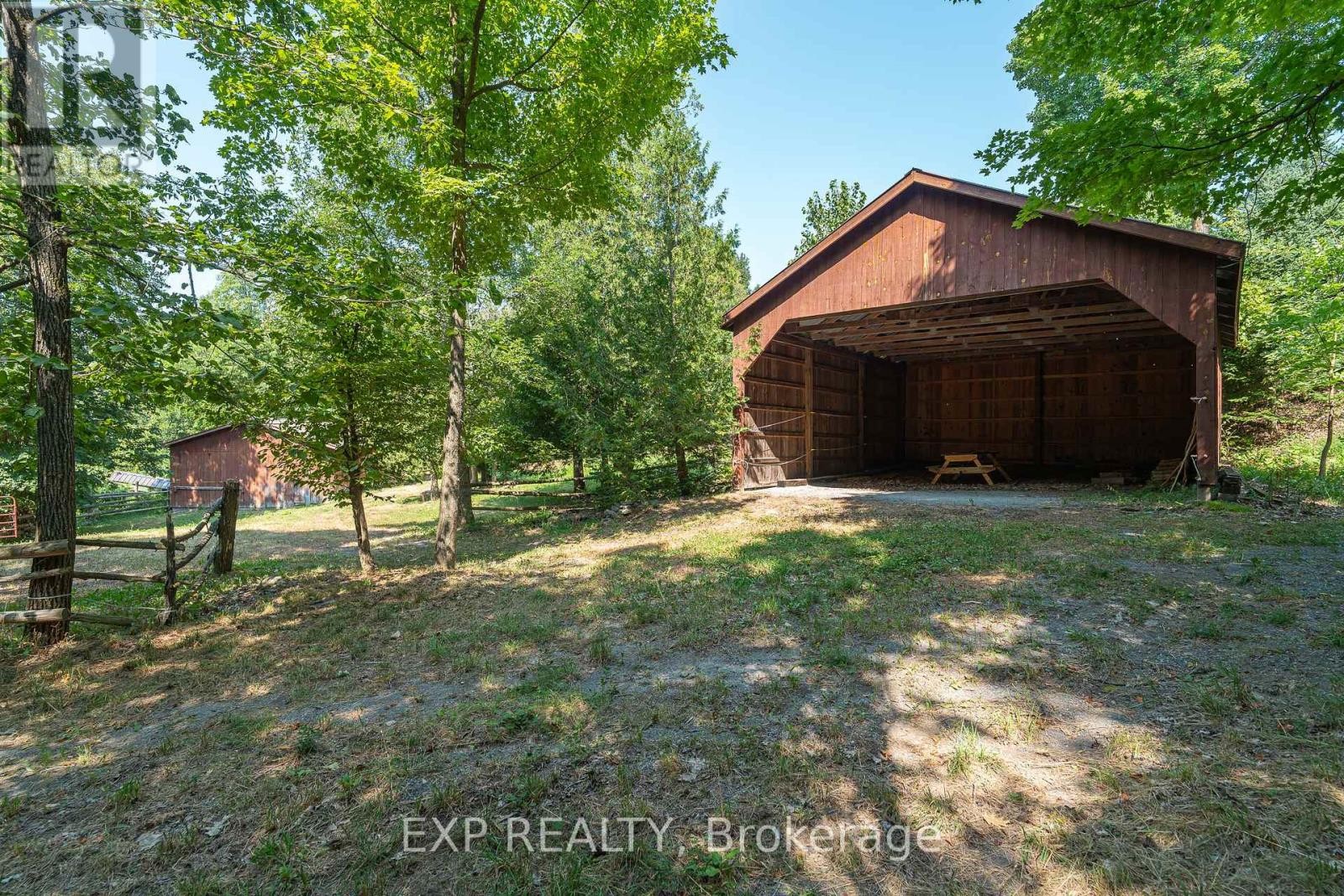 












1437 USBORNE STREET

,
McNab/Braeside,




Ontario
K0A1G0


