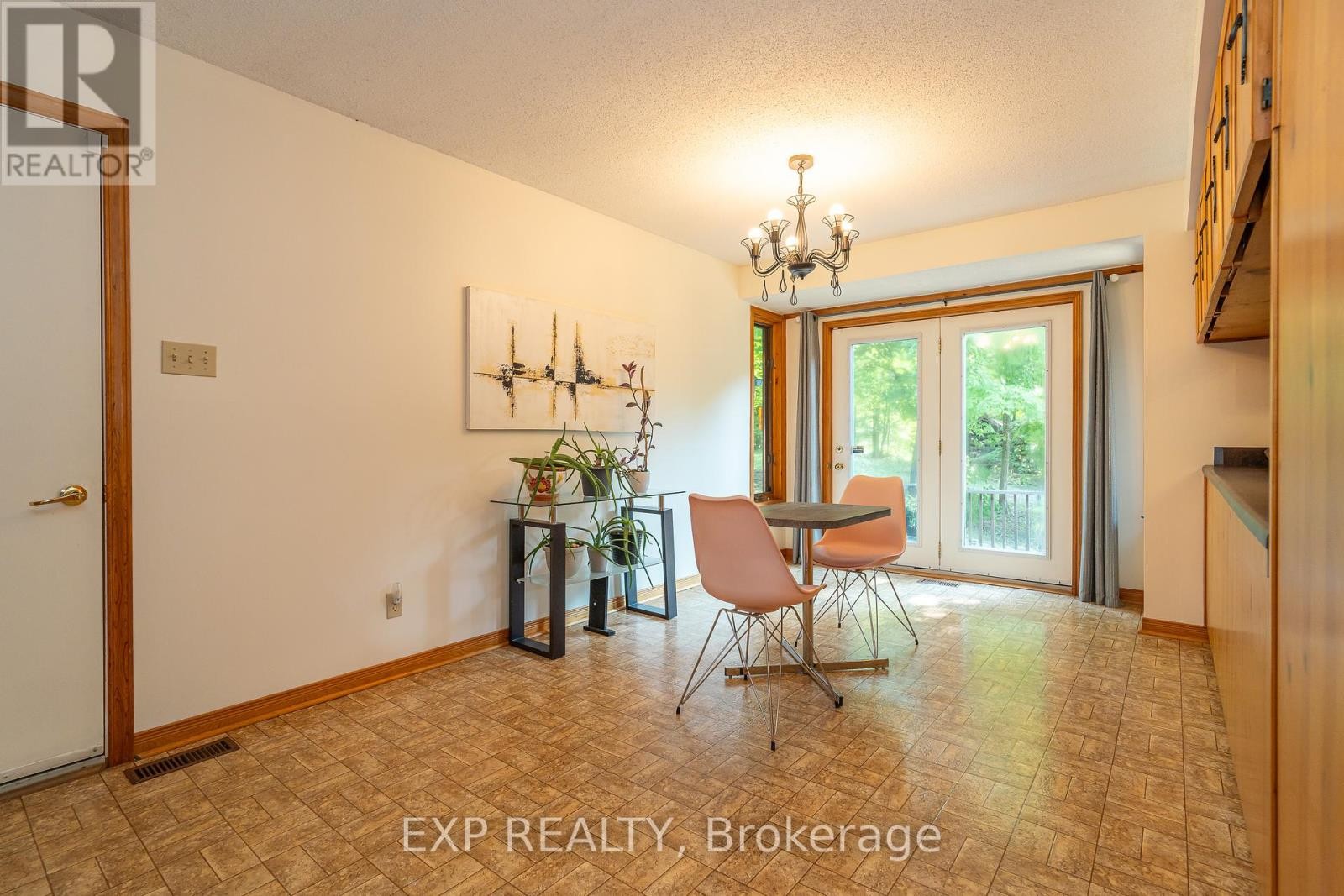 












1437 USBORNE STREET

,
McNab/Braeside,




Ontario
K0A1G0

