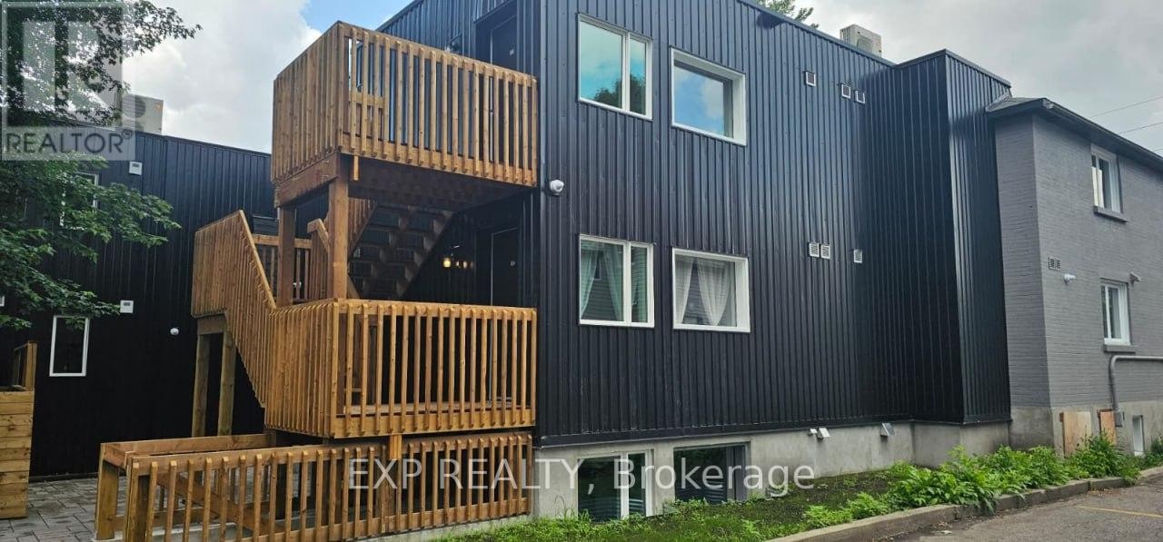 












01 - 216 MCARTHUR AVENUE

,
Ottawa,




Ontario
K1L6P5

