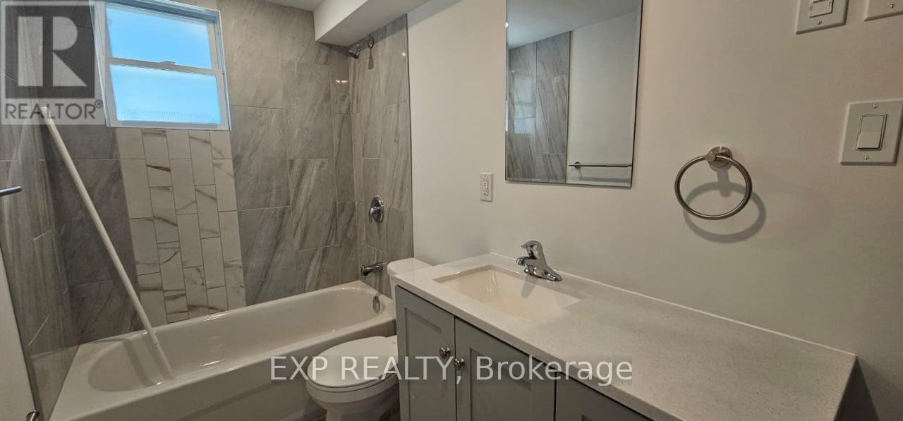 












01 - 216 MCARTHUR AVENUE

,
Ottawa,




Ontario
K1L6P5

