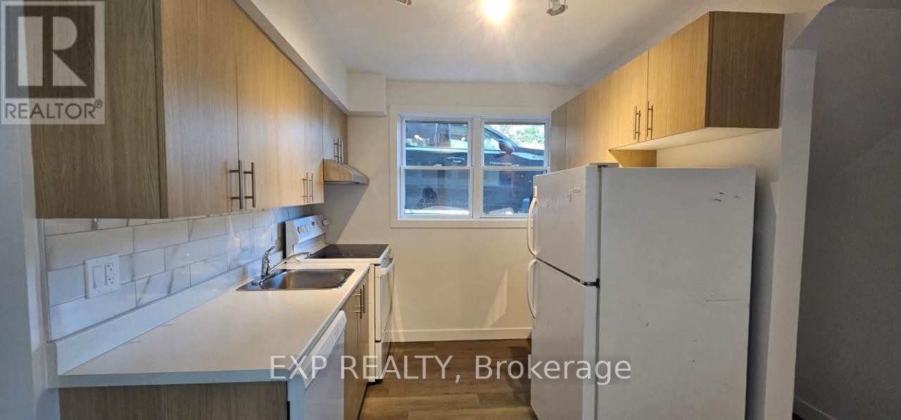 












01 - 216 MCARTHUR AVENUE

,
Ottawa,




Ontario
K1L6P5


