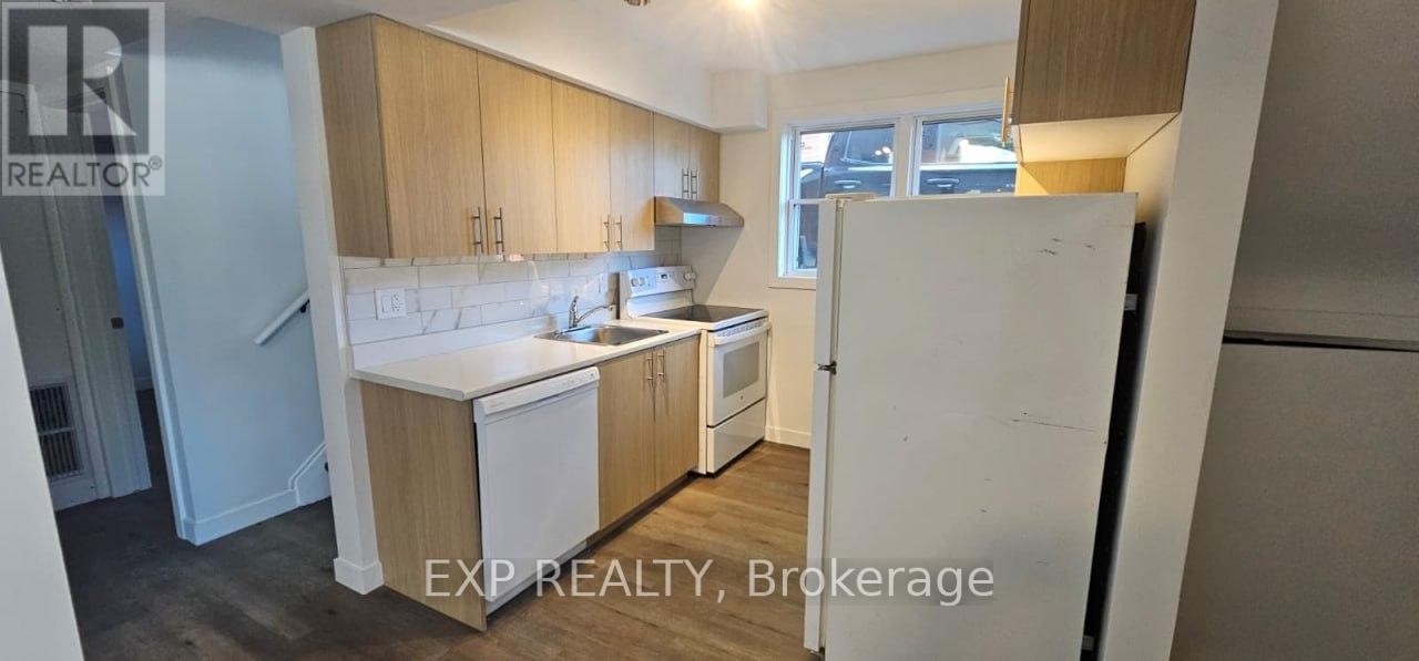 












01 - 216 MCARTHUR AVENUE

,
Ottawa,




Ontario
K1L6P5

