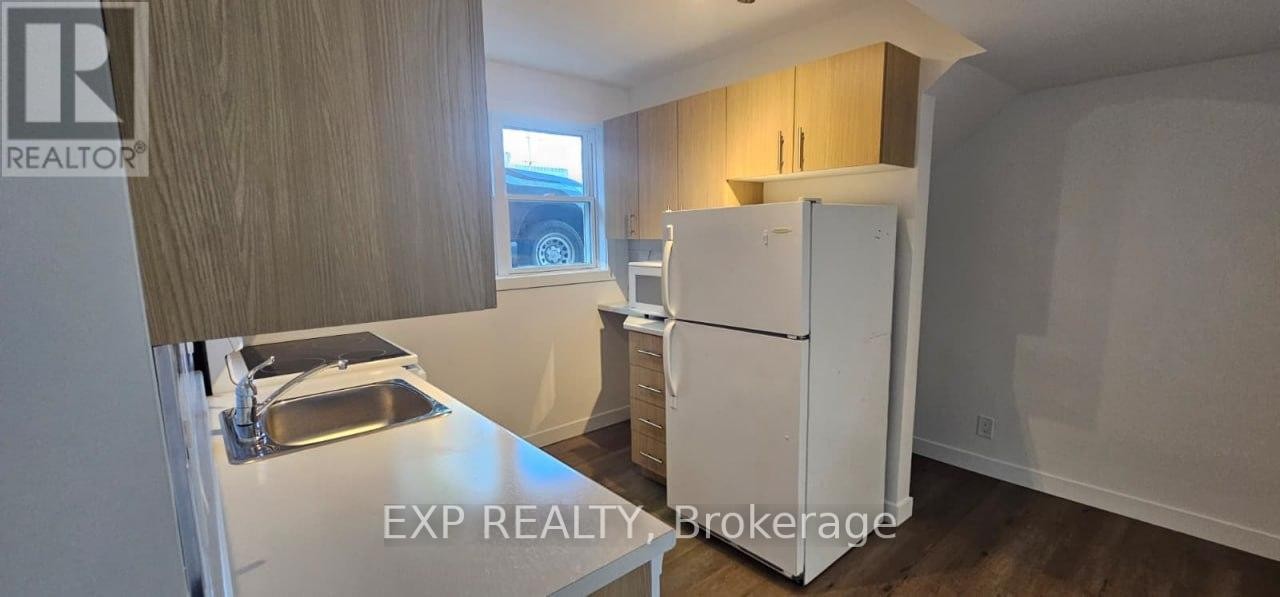 












01 - 216 MCARTHUR AVENUE

,
Ottawa,




Ontario
K1L6P5

