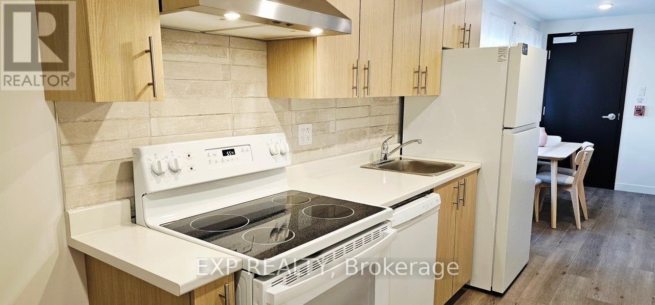 












102 - 216 MCARTHUR AVENUE

,
Ottawa,




Ontario
K1L6P5

