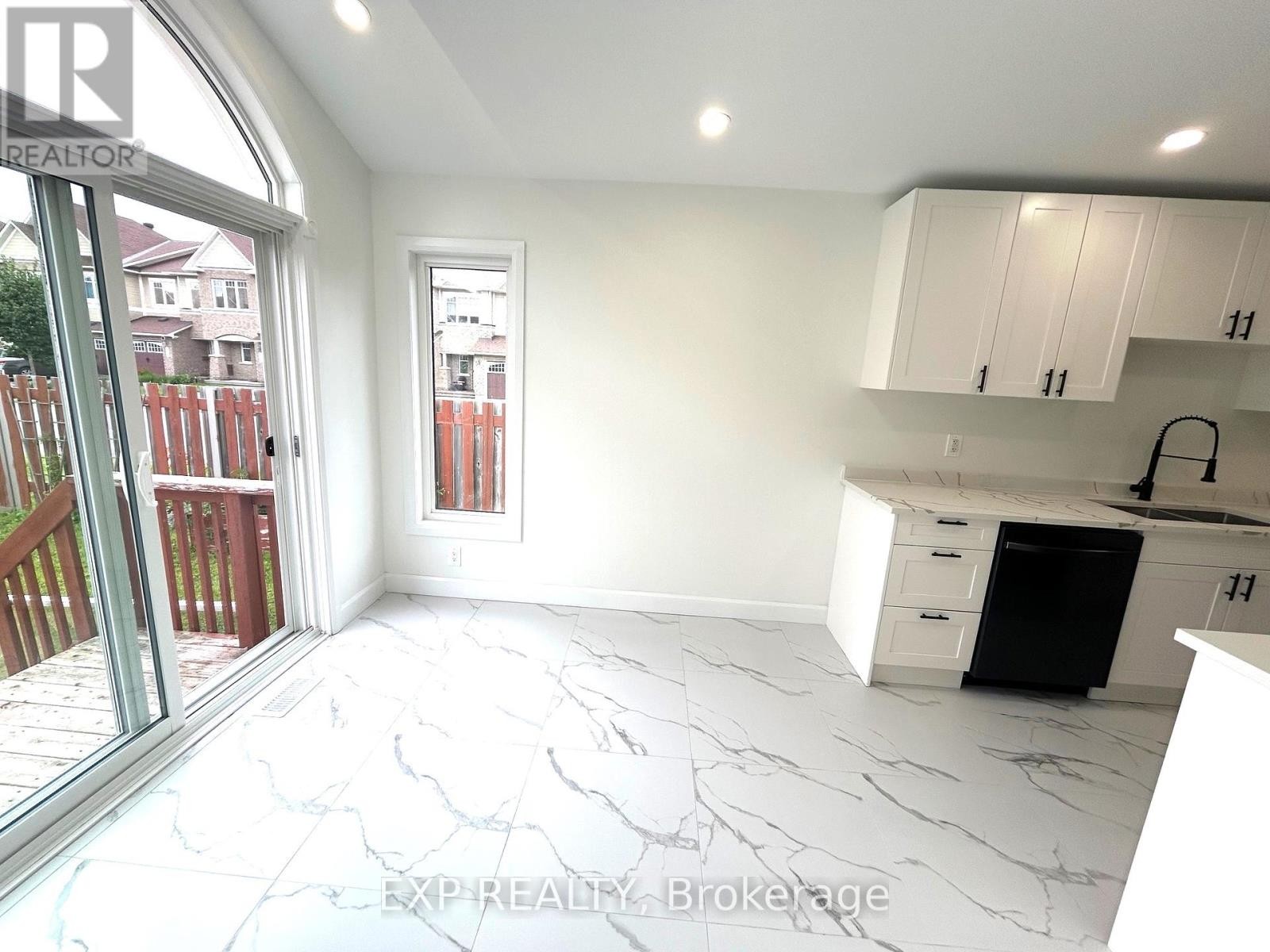 












848 ASHENVALE WAY

,
Ottawa,




Ontario
K4A0S1

