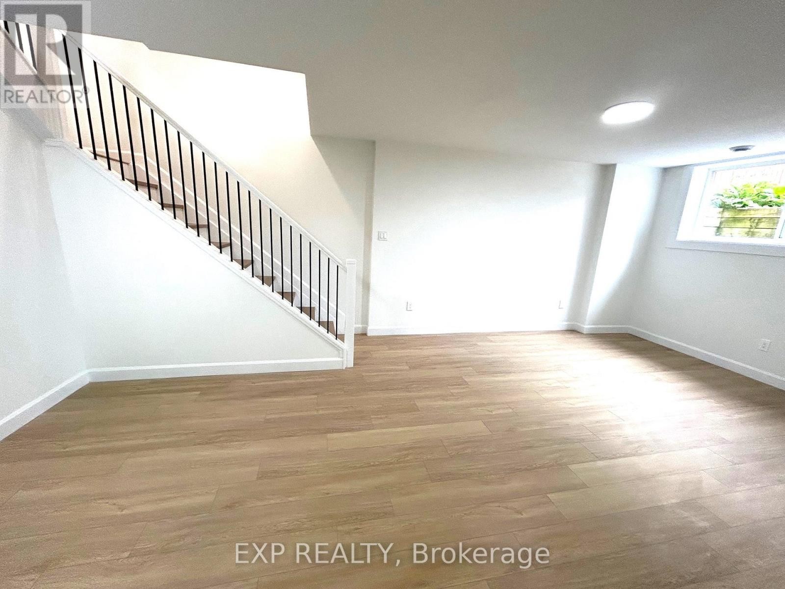 












848 ASHENVALE WAY

,
Ottawa,




Ontario
K4A0S1


