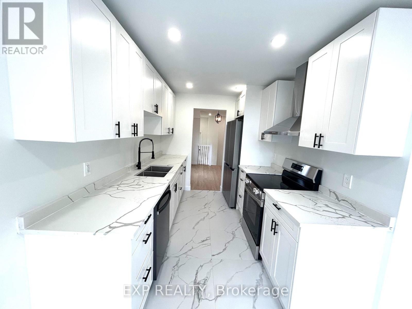 












848 ASHENVALE WAY

,
Ottawa,




Ontario
K4A0S1

